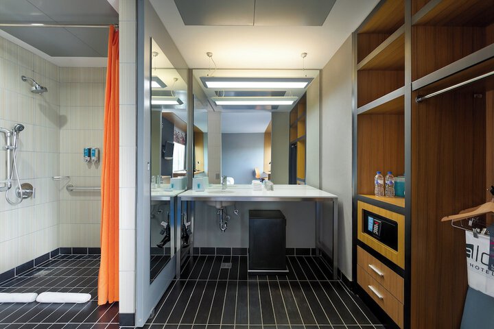 Room 15 of 39