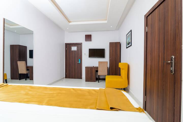 Room 13 of 52