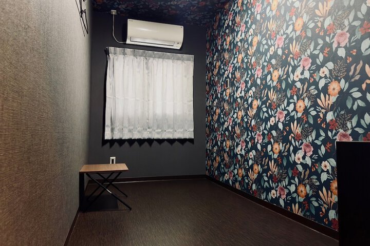 Room 12 of 21