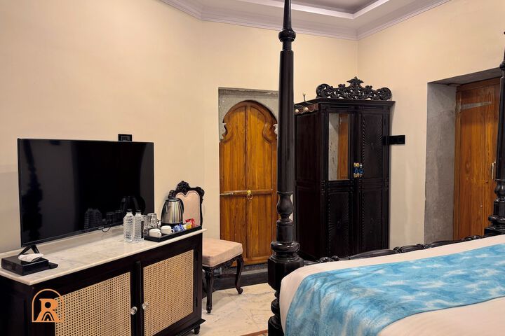 Room 18 of 97
