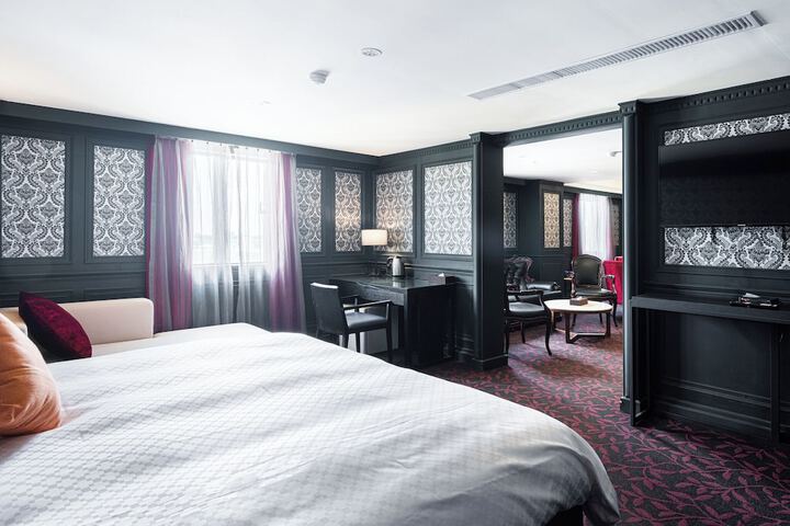 Room 35 of 71