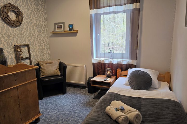 Room 25 of 43
