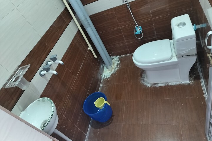 Room 18 of 28