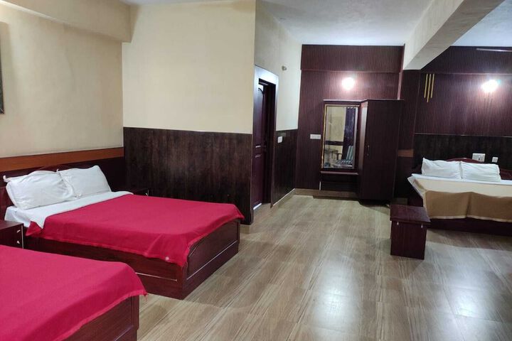 Room 9 of 21