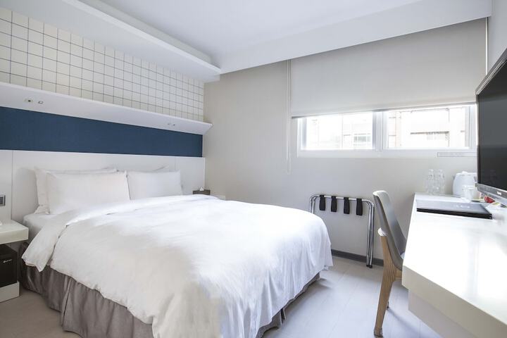 Room 8 of 49