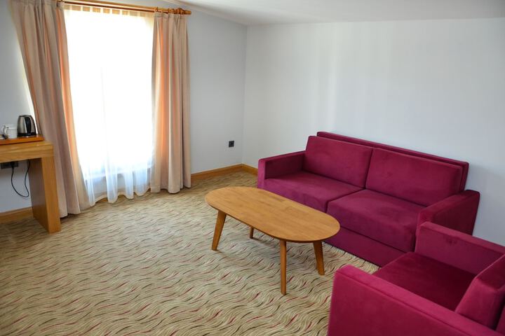 Room 22 of 76