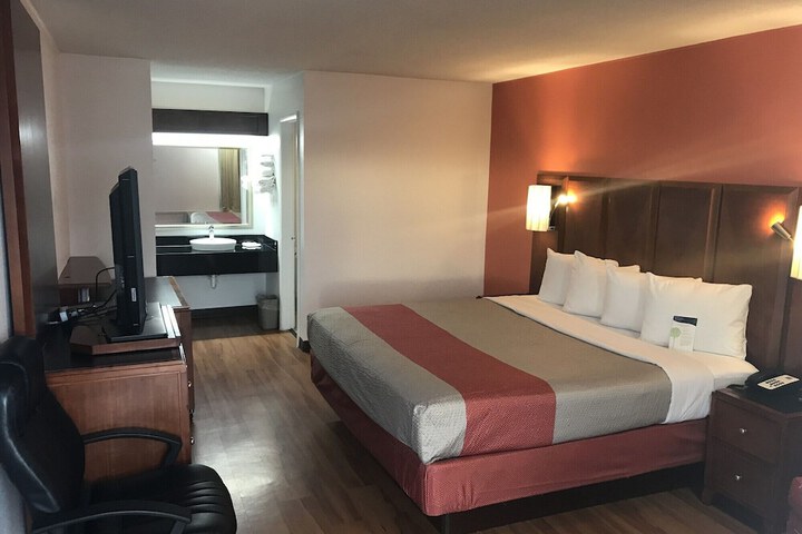 Room 19 of 61