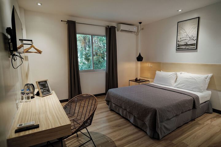 Room 8 of 19