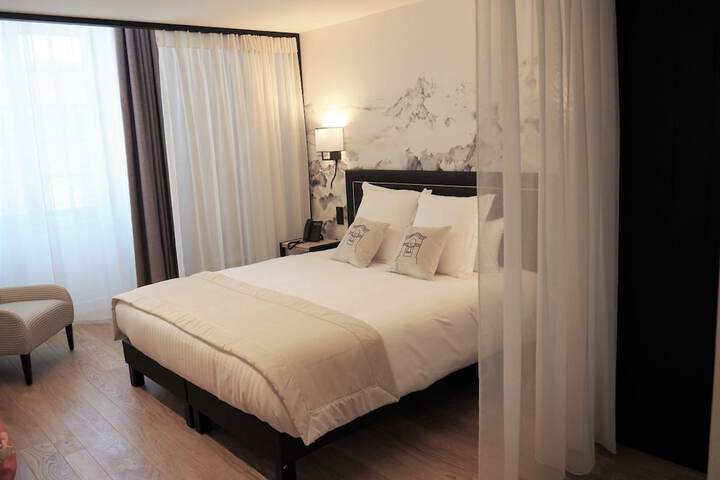 Room 19 of 105