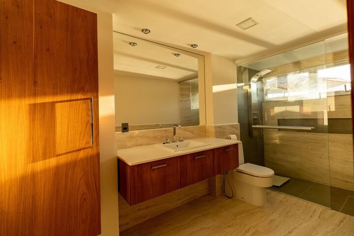 Room 4 of 30