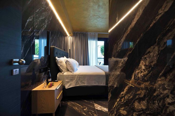 Room 43 of 97
