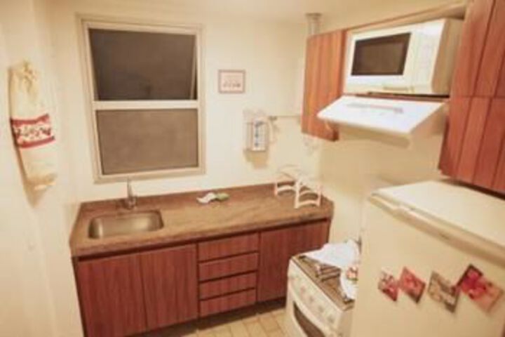 Room 7 of 18