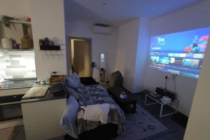 Room 2 of 4
