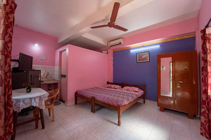 Room 2 of 20