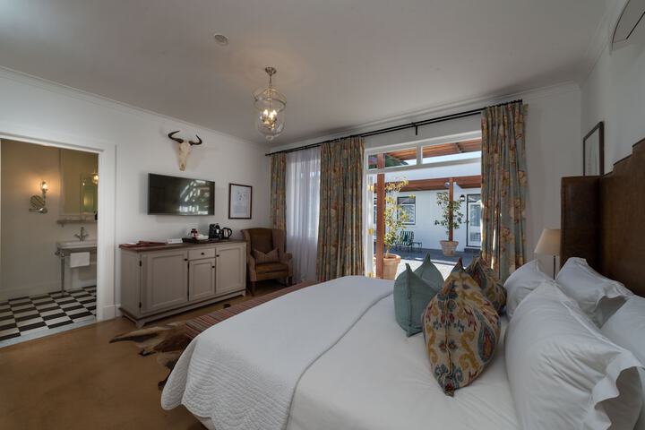 Room 19 of 120