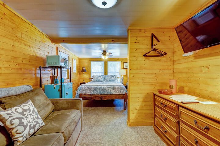 Room 3 of 84