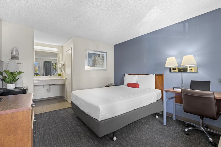 Room 7 of 26