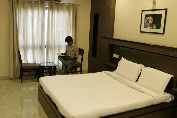 Room 16 of 34