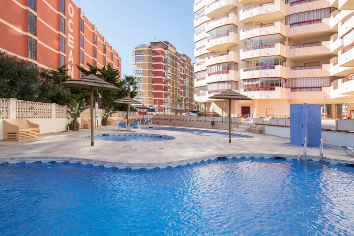 Hotel Pool