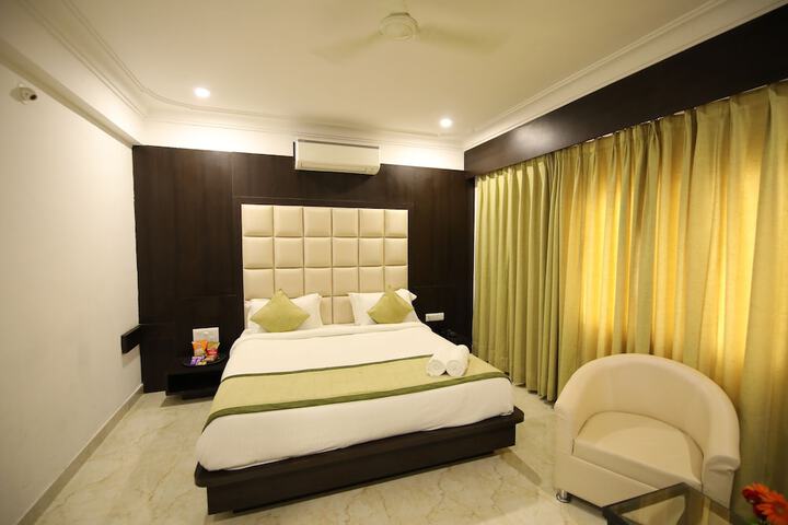 Room 3 of 18