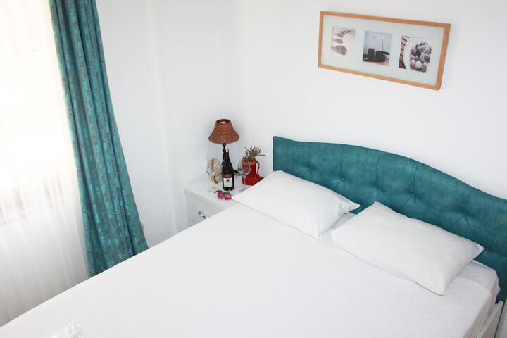 Room 5 of 25
