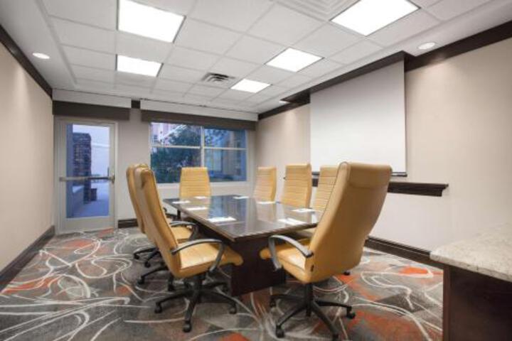 Business Center 34 of 43