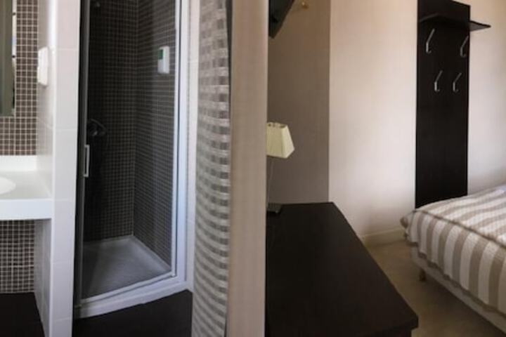 Room 5 of 36
