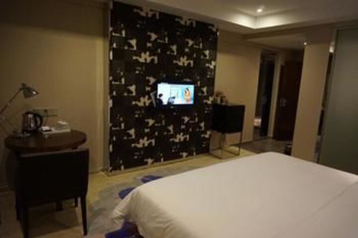 Room 30 of 56