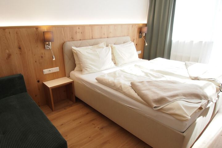 Room 15 of 67