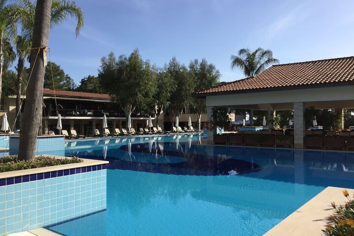 Hotel with Pool