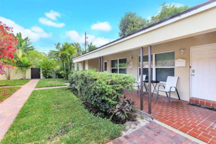 Tropical Retreat 632A in Fort Lauderdale, FL