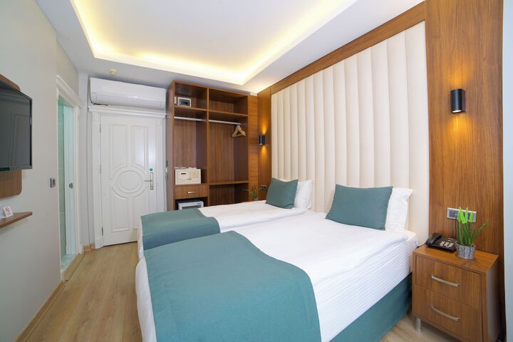 Room 25 of 70