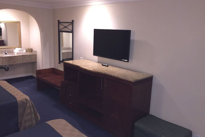 Room 3 of 66