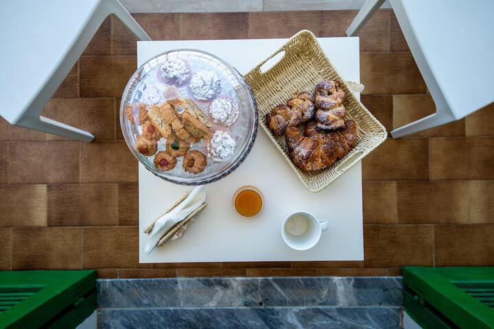 Breakfast/Coffee Service 77 of 101