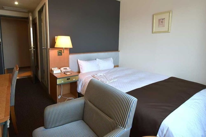 Room 5 of 28