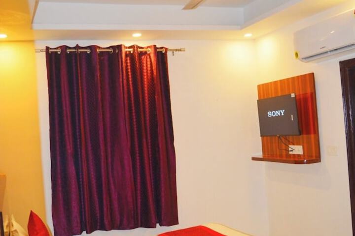 Room 10 of 17
