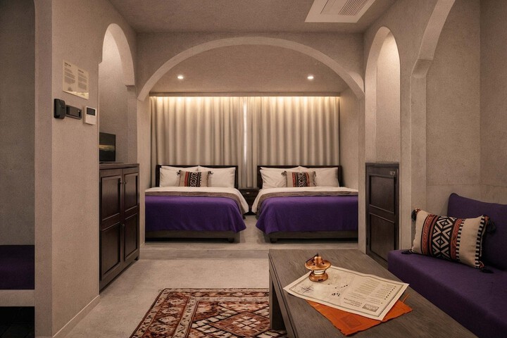 Room 10 of 60