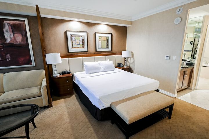 Room 21 of 438