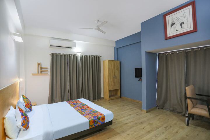 Room 10 of 33