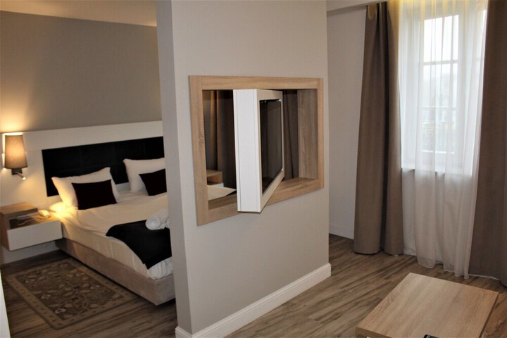 Room 5 of 46