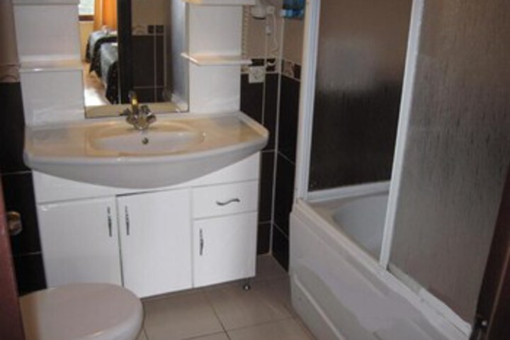 Room 4 of 29