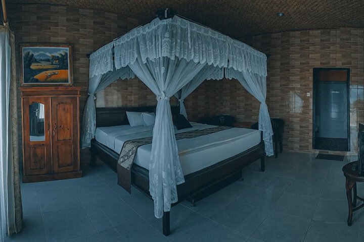 Room 23 of 54