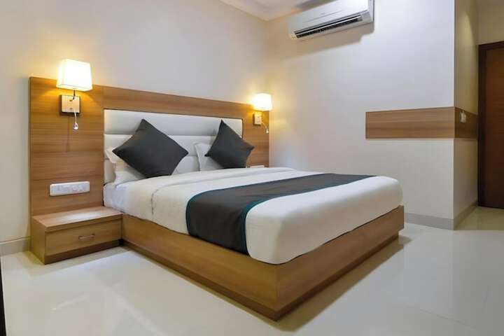 Room 6 of 17