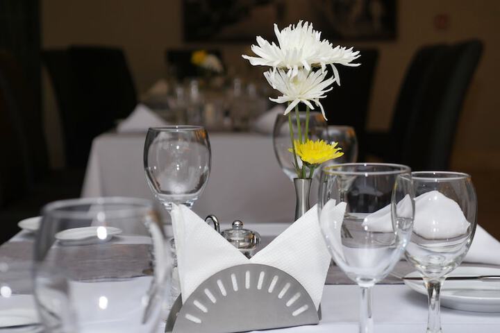 Dining 77 of 99