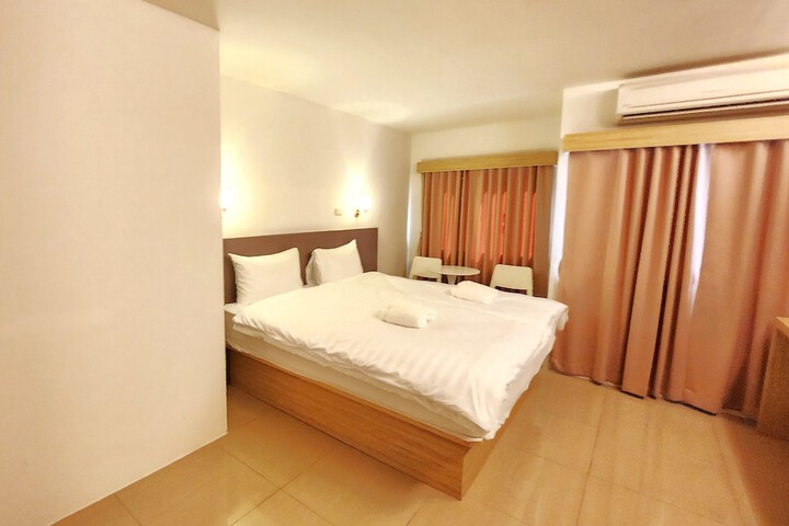 Room 15 of 78
