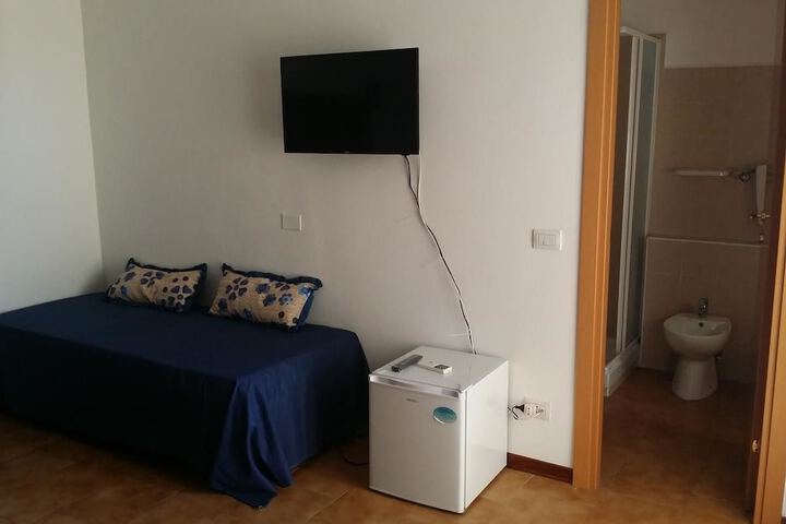Room 8 of 24