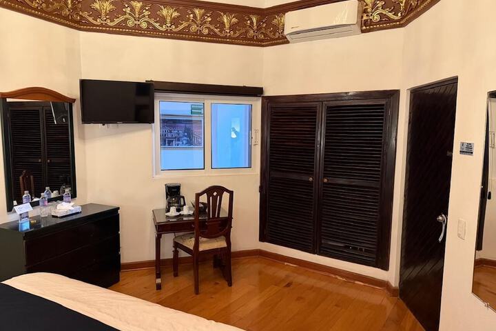 Room 17 of 47