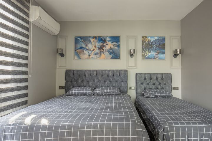 Room 7 of 44