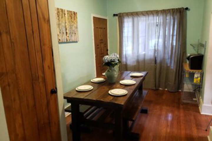 Room 2 of 33