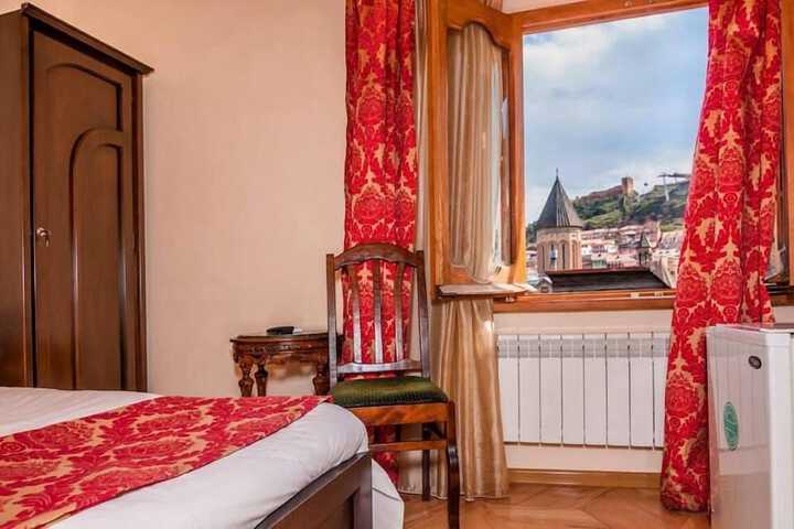 Room 3 of 22